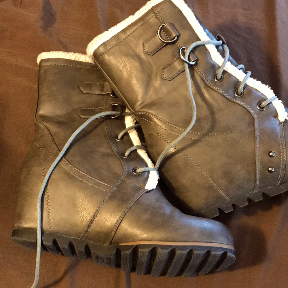 Time Tru, size 9 womens Bootie